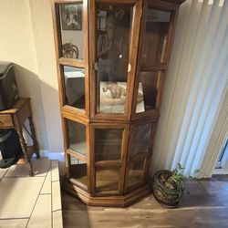 Glass hutch 