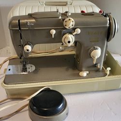 Vintage Pfaff 230 Sewing Machine