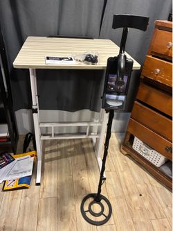 Metal detector with accessories