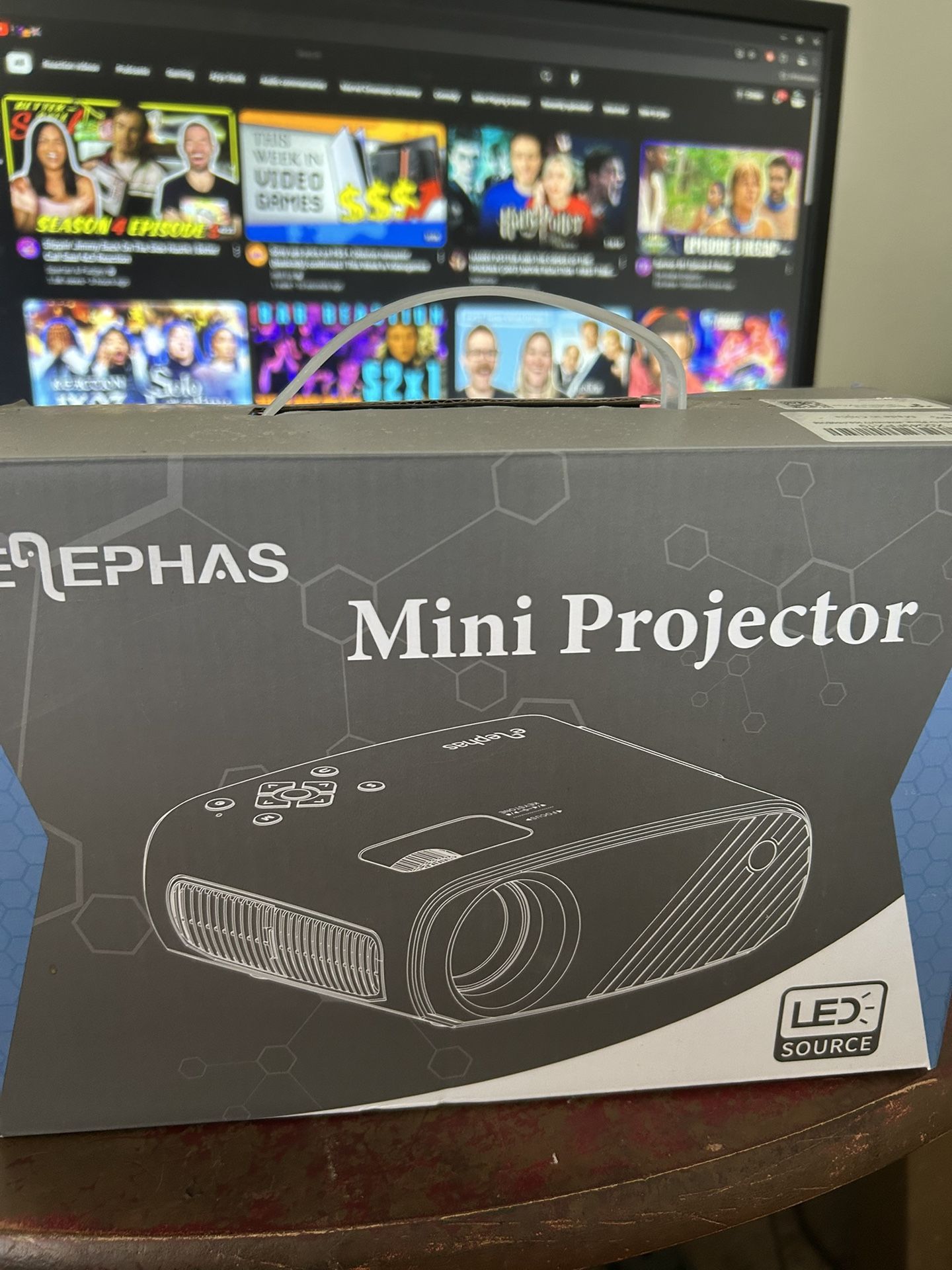 Elephas Mini Projector