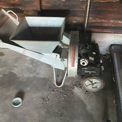 5.5 Hp Wood Chipper And Shredder 