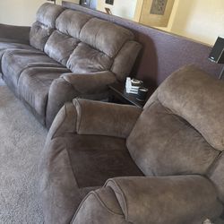 Ashley Double Recliner & Rocker/Recliner