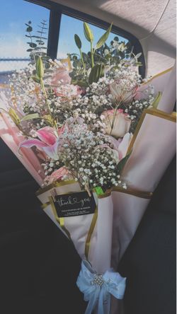 lillys and roses bouqets