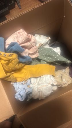 Lots of newborn baby girl clothes