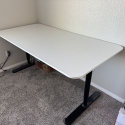 IKEA BEKANT Adjustable Desk – 1 Year Used, Henderson Pickup