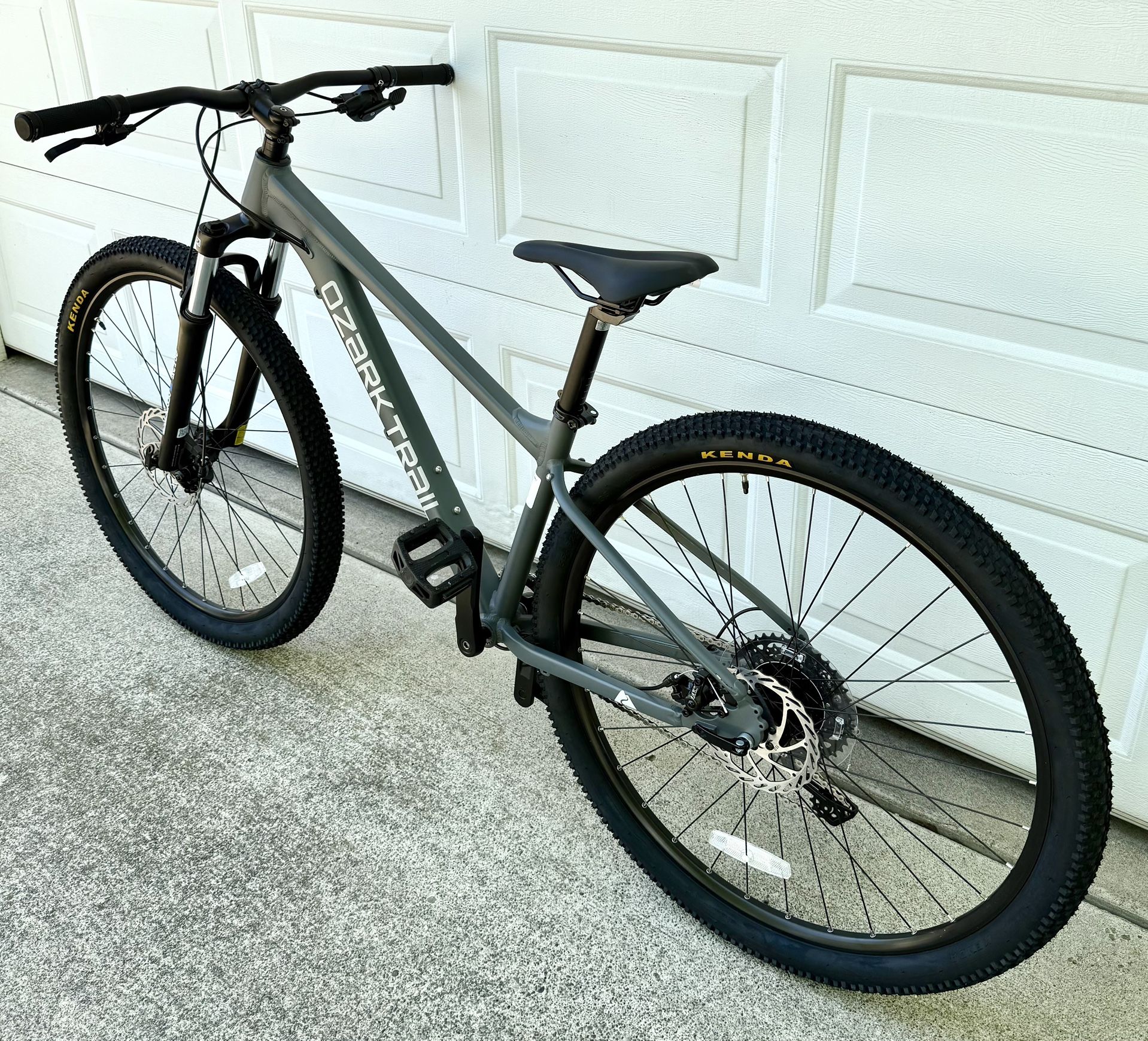 29 Ozark Trail Ridge 29er Mountain Bike Disk Brakes Matte Gray