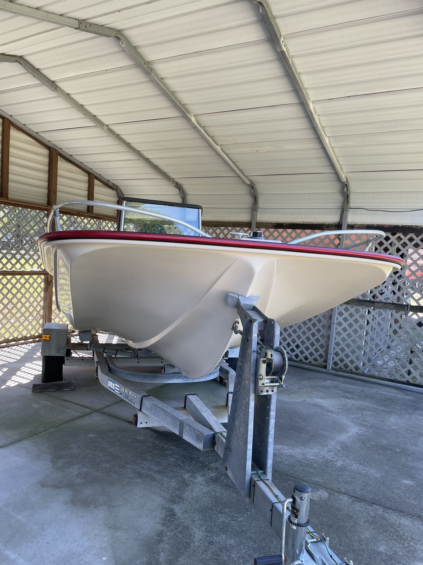 1984 McKee Craft Offshore Center Console - 17.5 Ft With A 150HP Johnson.