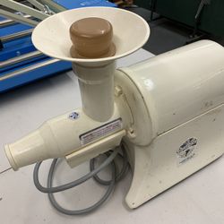 Champion Juicer Model G5-NG-853S