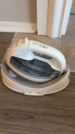 Panasonic Cordless Steam Iron-almost new