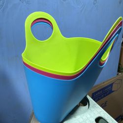3 Plastic Baskets