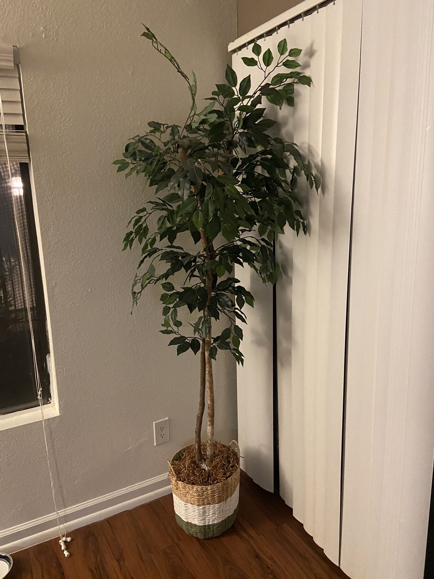 Big Fake Indoor Plant (7.5 Feet)
