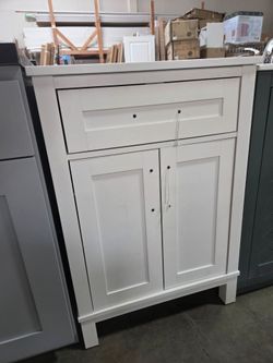 Ove bathroom Vanity 24"