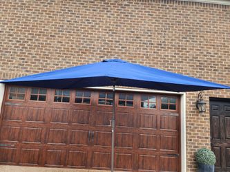 *** BRAND NEW- PATIO UMBRELLA ***