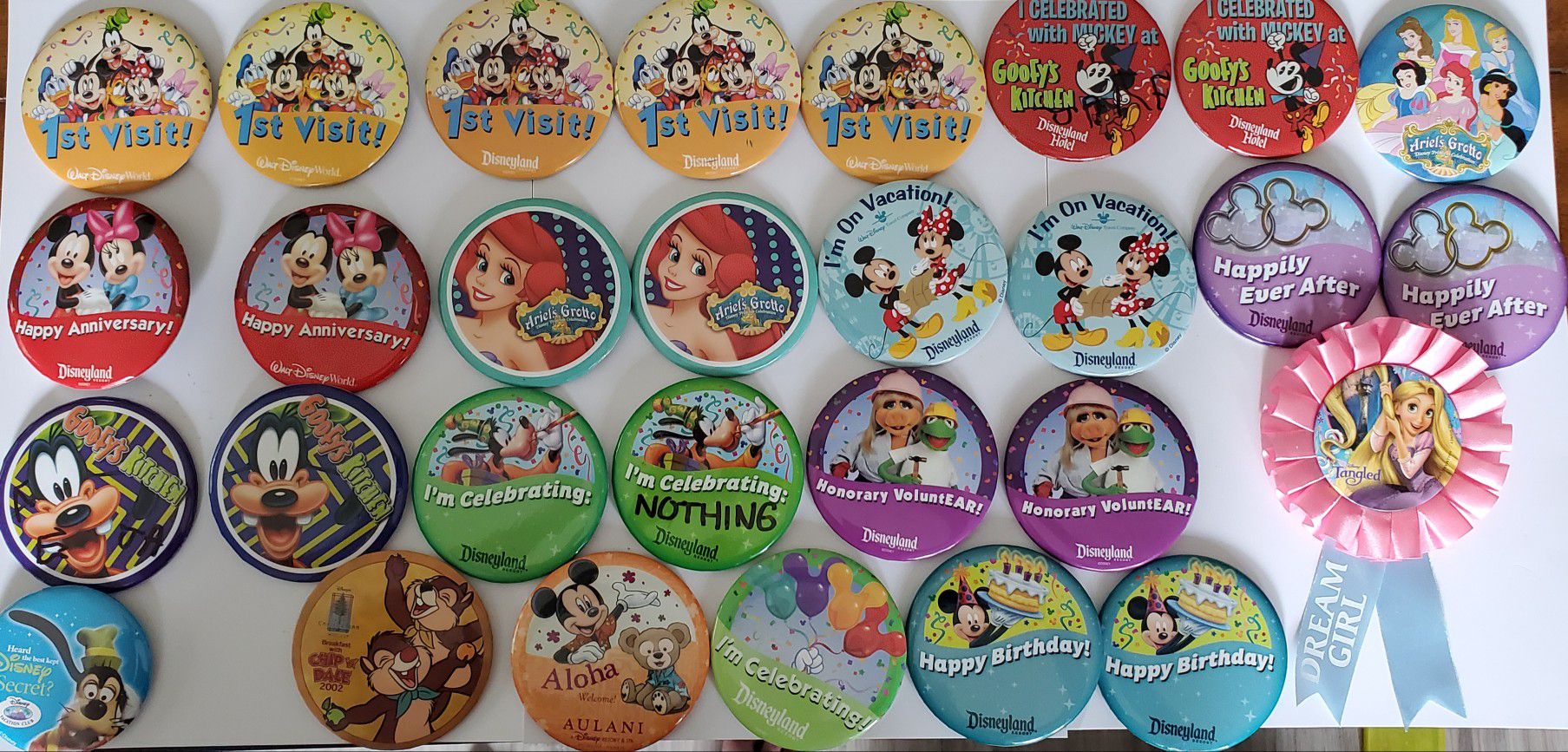 39 Disney and Disneyland buttons