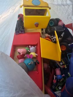 Pepea pig toys bus