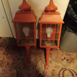 2 Vintage Lights