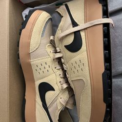 Nike City Shoes 10 1/2 Padres Colors 