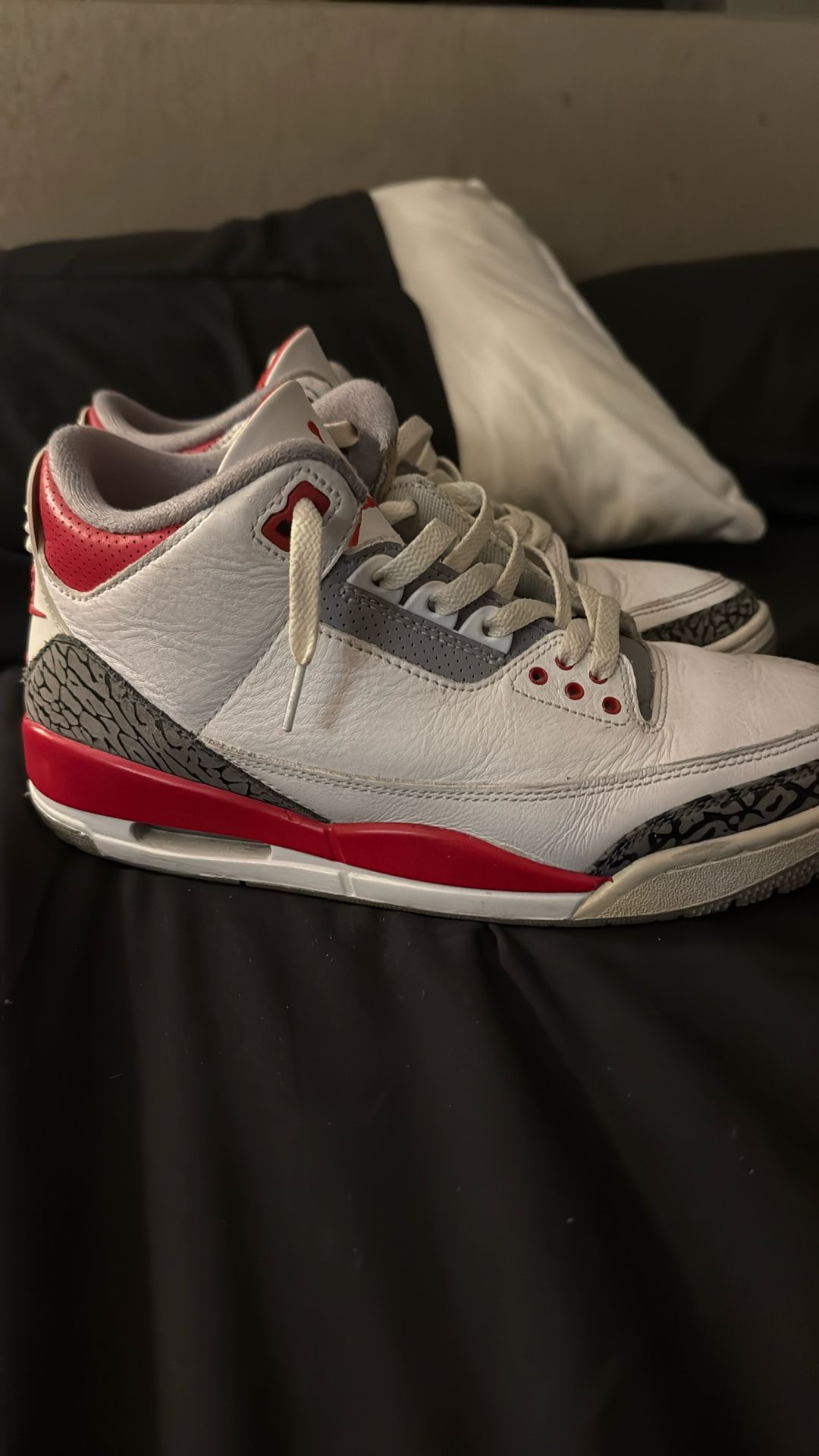 Air Jordan 3 fire red size 9