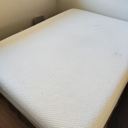 Zinus 12 Inch Queen Memory Foam Mattress
