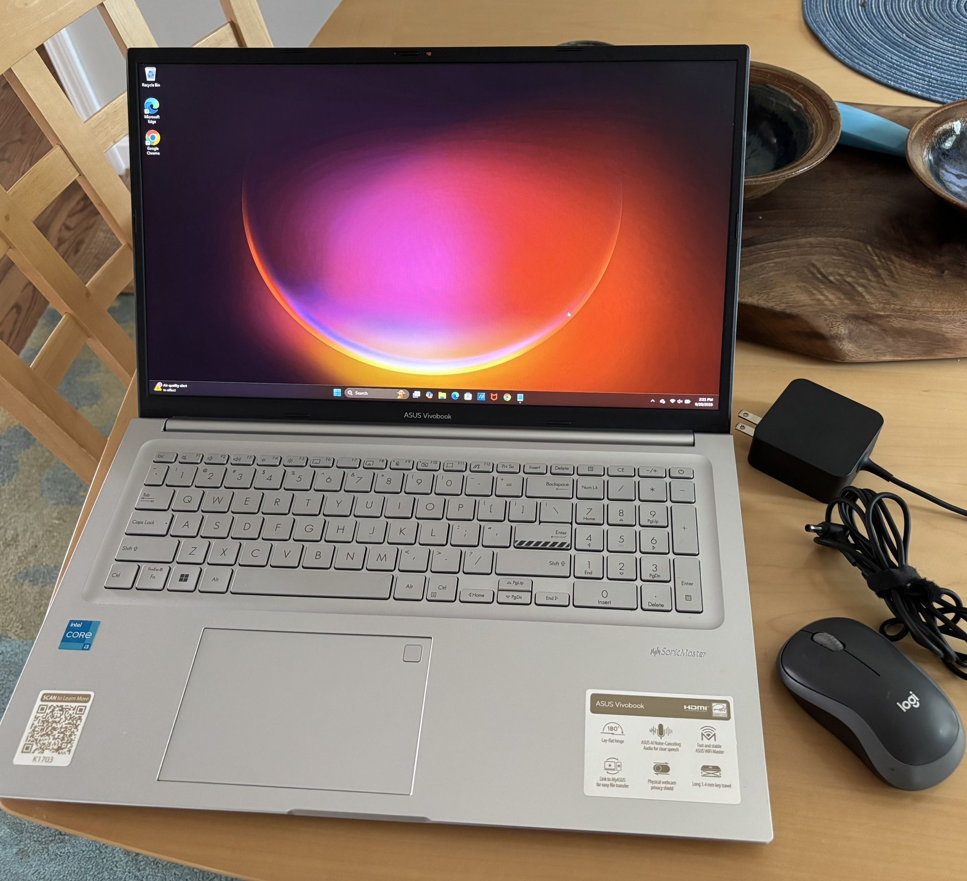 ASUS Vivobook Laptop. (new) On Sale!