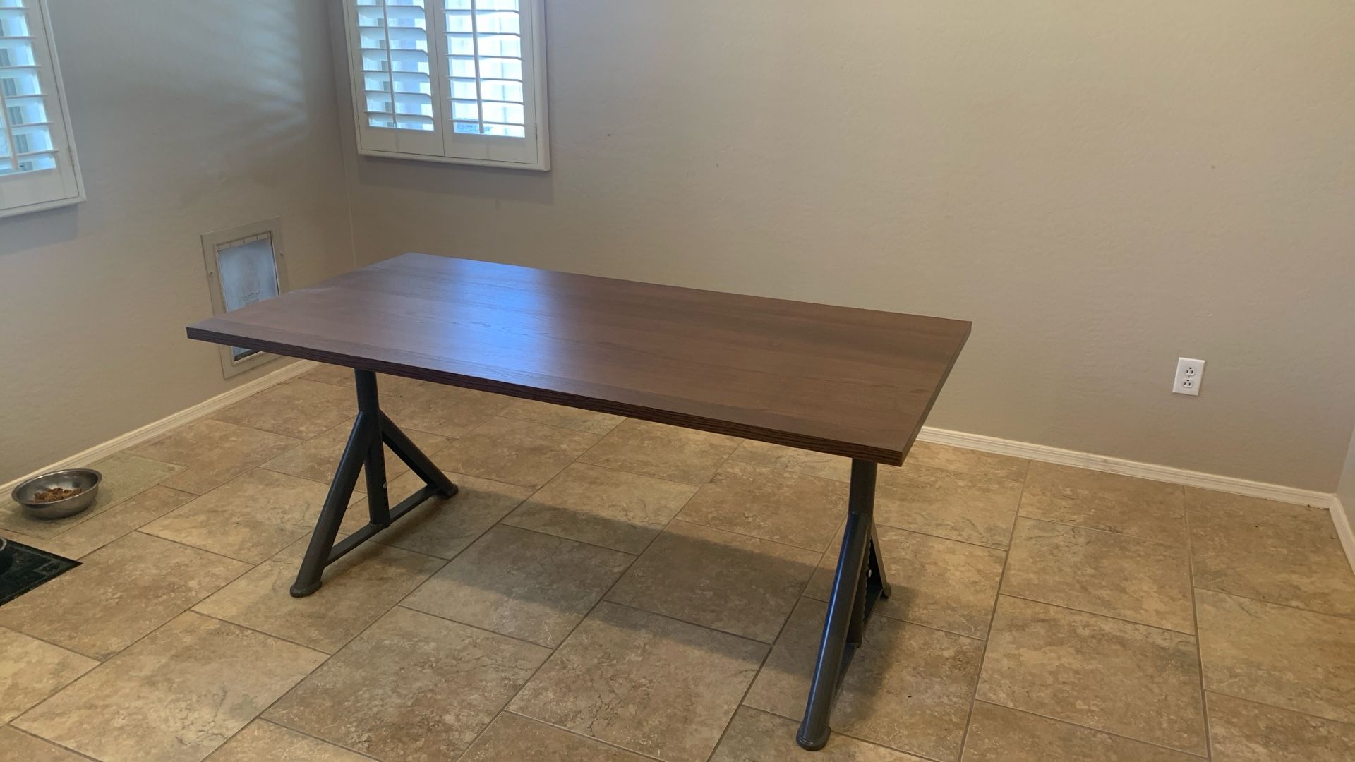 Solid Table