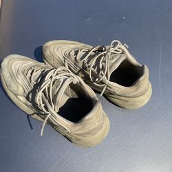 Adidas Ozweego Sneakers – Cream/Beige and Used