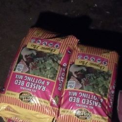 Top Soil ..Potting Mix And Raised Bed Soil