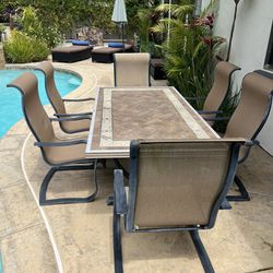 Outdoor Furniture: Table And 6 Chairs