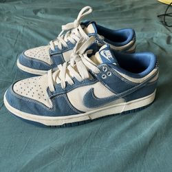 Dunks Size 9.5 