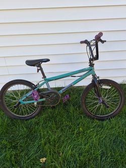 20" MONGOOSE FLING BMX BIKE
