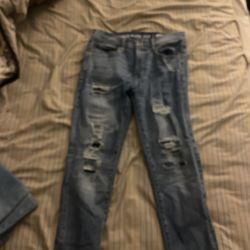 30/32 Blue Ripped Jeans 