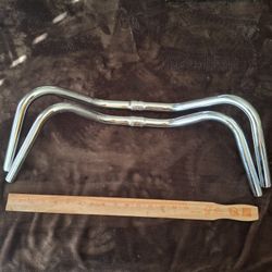Show Chrome Schwinn Handlebars. 