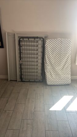 Grey Wooden Baby Crib 2 In 1
