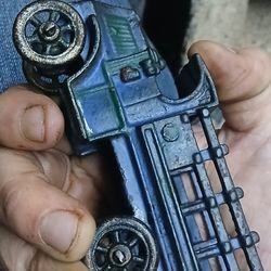 Antique 1930's BLUE CAST-IRON TRUCK Model 1560