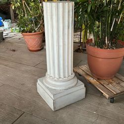 Wooden Pillar
