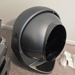 Litter Robot 3 (comes with box of 120 waste bin liners)