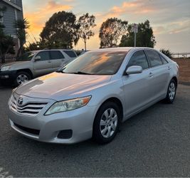 2010 TOYOTA CAMRY LE