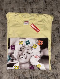 Supreme Naomi Tee XL