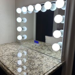 Impressions Vanity Hollywood