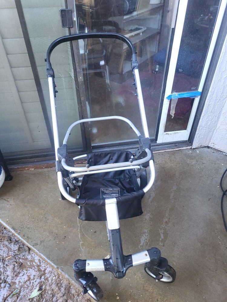 Fuze Stroller