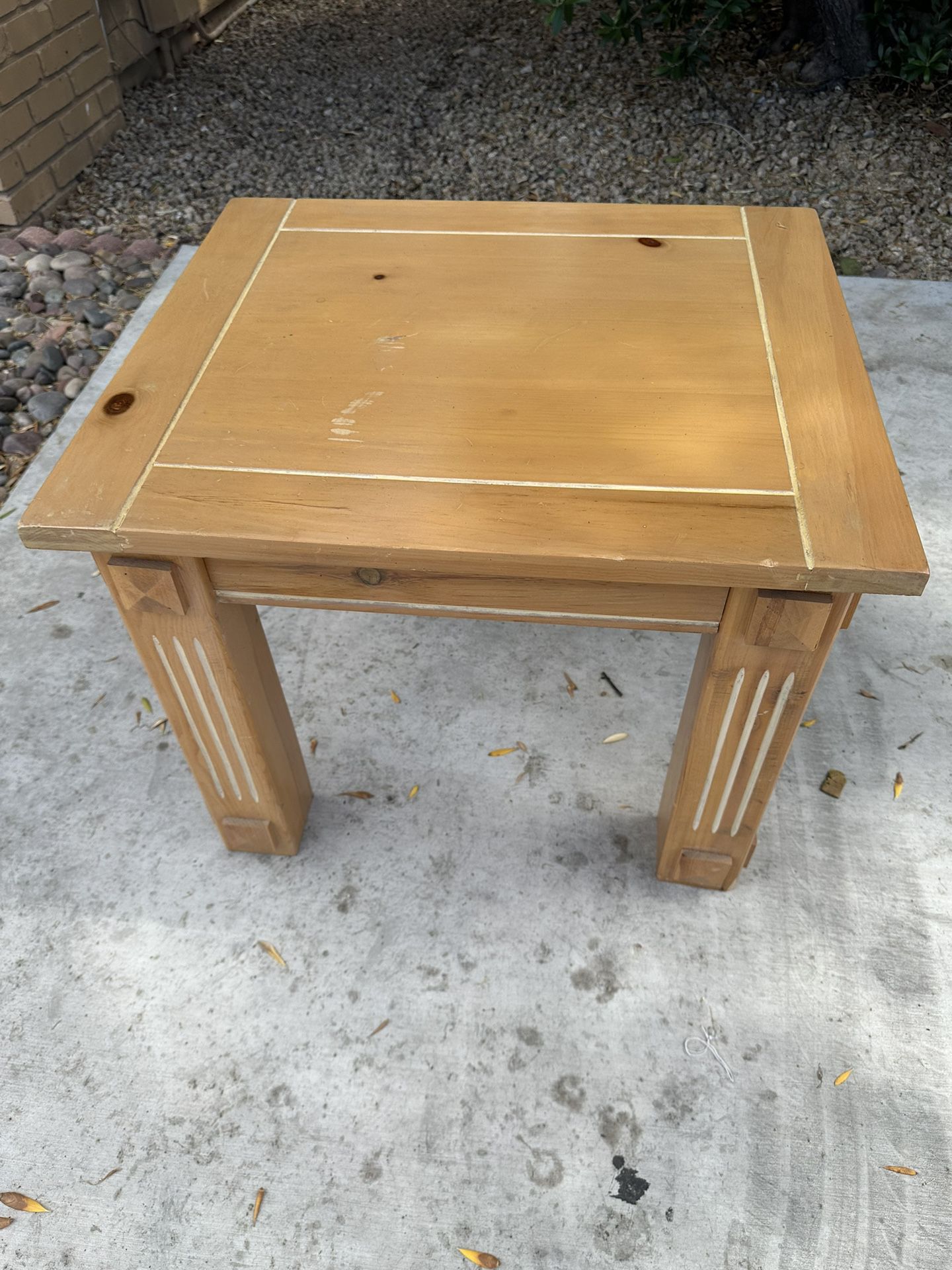 Side Table / Lamp Table