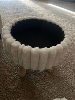 Storage ottoman