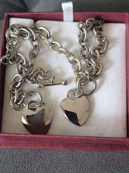 Necklace and bracelet set
