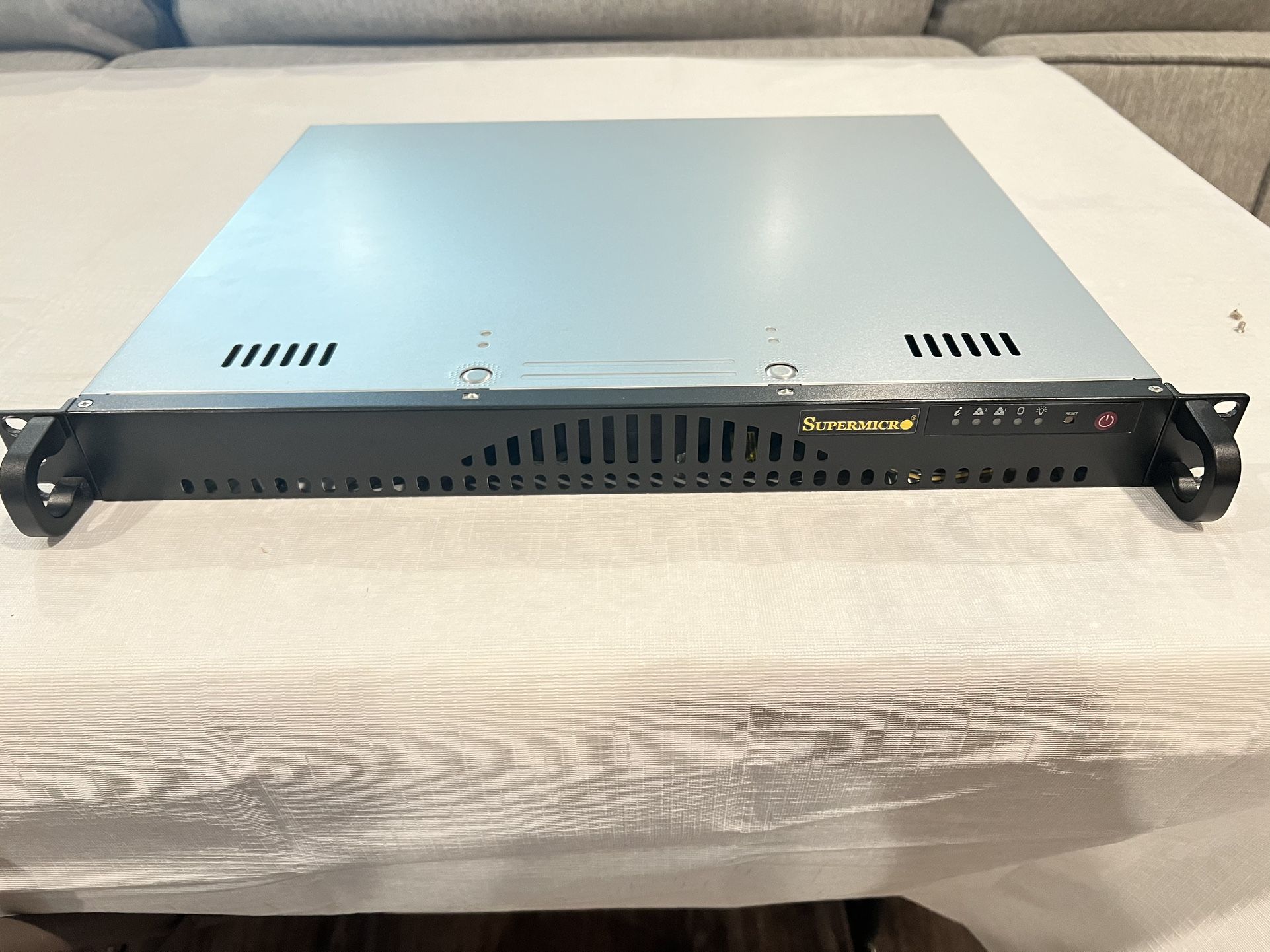 SuperMicro SuperChassis 512L-200B 1U Rackmount Chassis