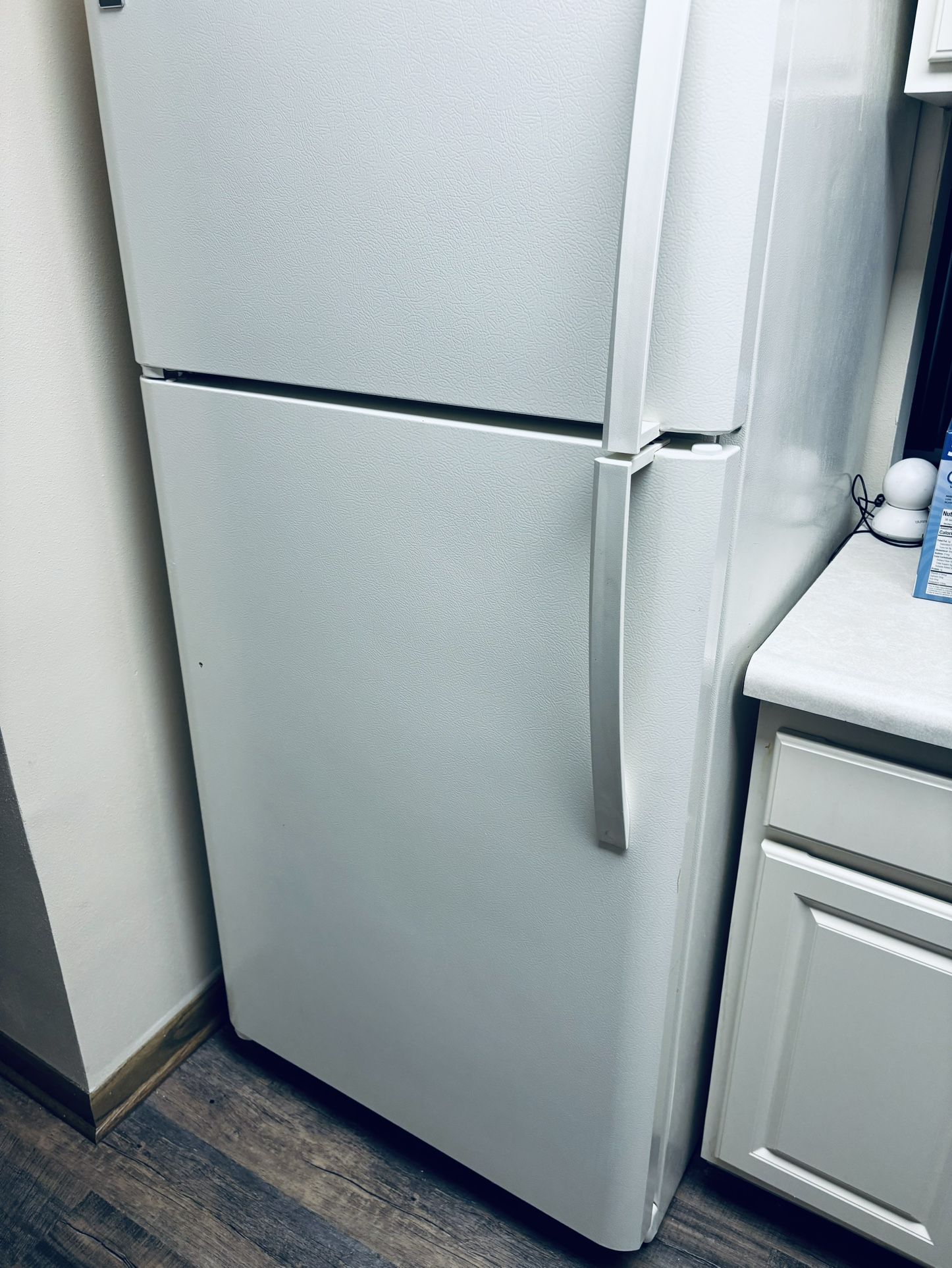 Microwave & Refrigerator