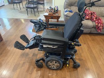 Quantum Edge 2.0 Electric Wheelchair