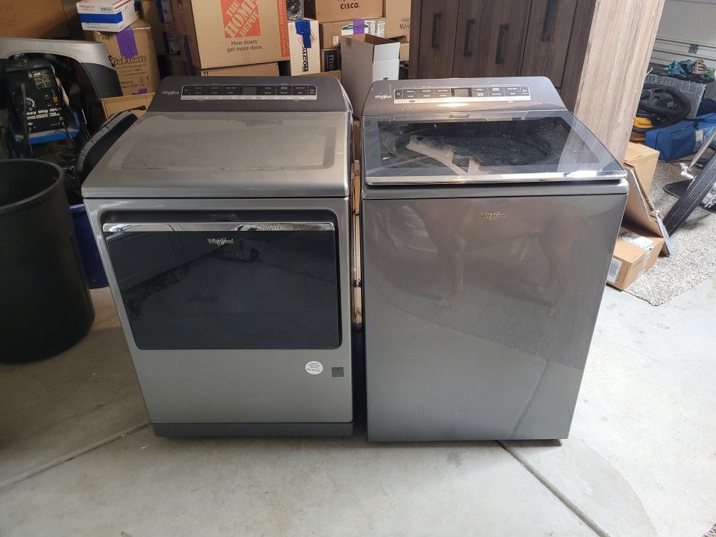 Whirlpool Washer/Gas Dryer Set