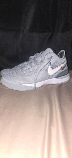 Size 8 Nike shoes