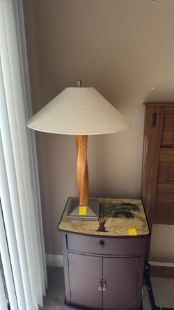 Table lamp