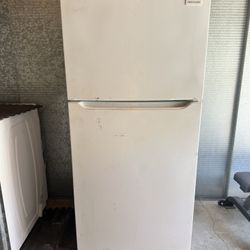 Refrigerator – Frigidaire